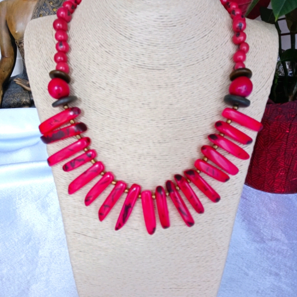 Set of Tagua Necklace, matching Earrings